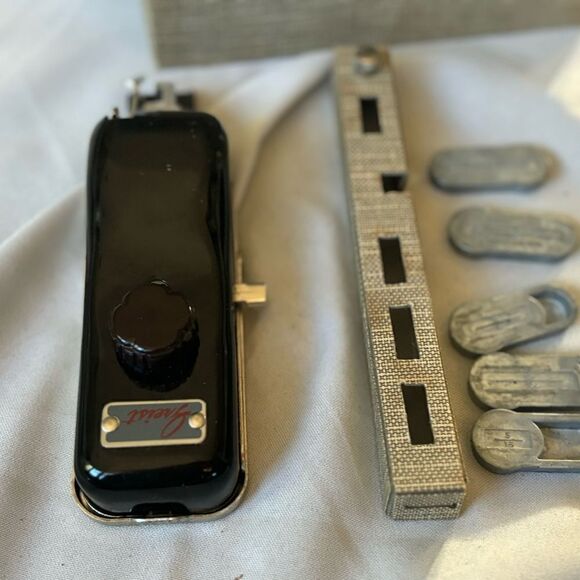 Vintage Greist Sewing Machine Rotary Buttonholer - Picture 2 of 5